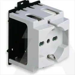 09967.1 | 2P+E 16A universal outlet for DIN r